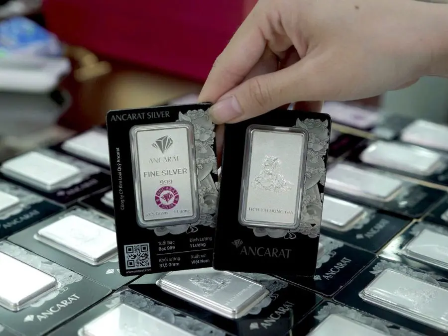 Nhà đầu tư nên cập nhật giá bạc thỏi liên tục trên website thương hiệu uy tín Mua bạc thỏi ở đâu