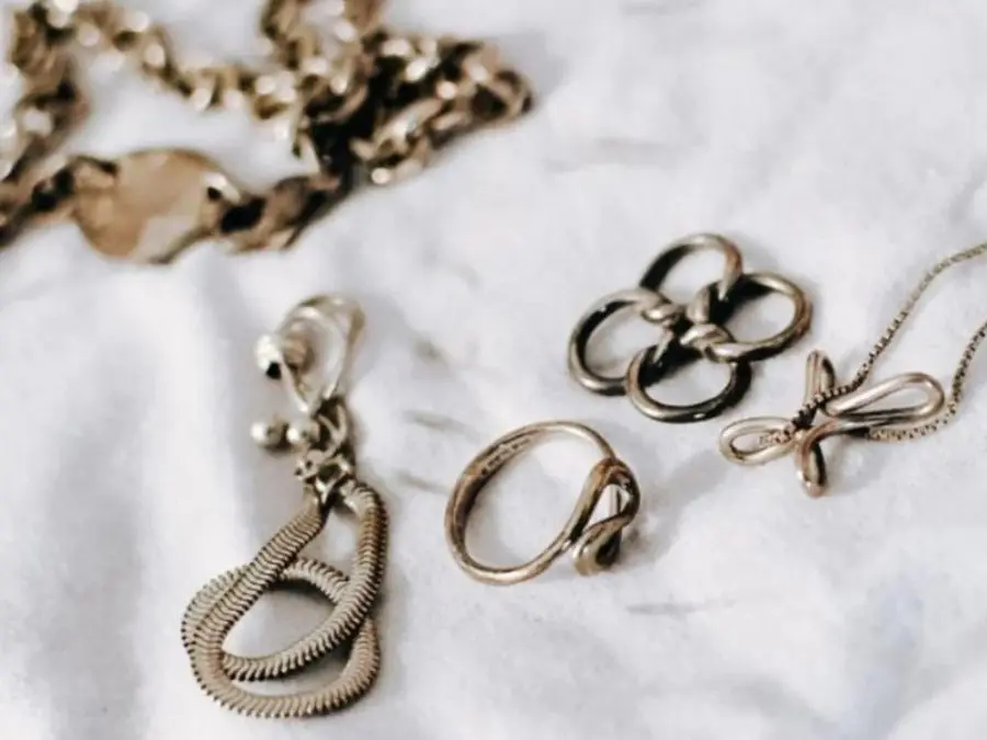 Trả lời bạc hút âm khí đúng hay sai