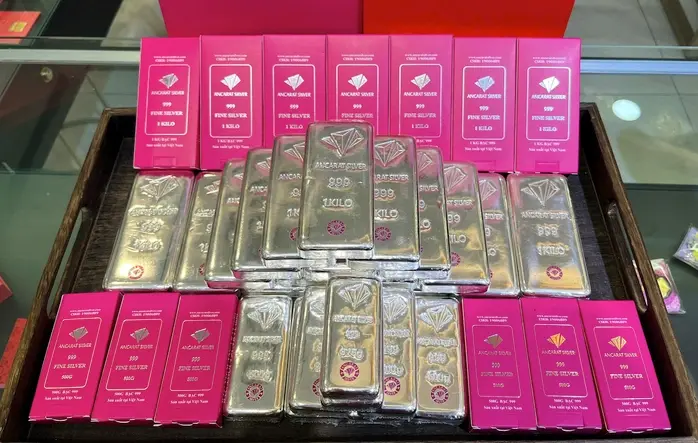 Bạc thỏi Ancarat có thiết kế đơn giản chưa tối ưu để làm quà tặng