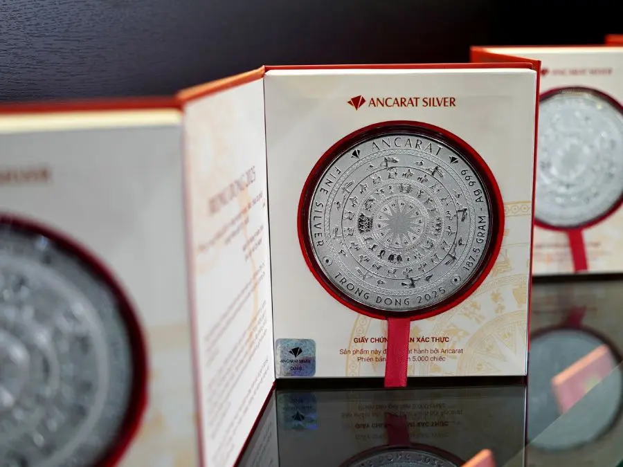 bạc ta hay bạc 925 đắt hơn? 