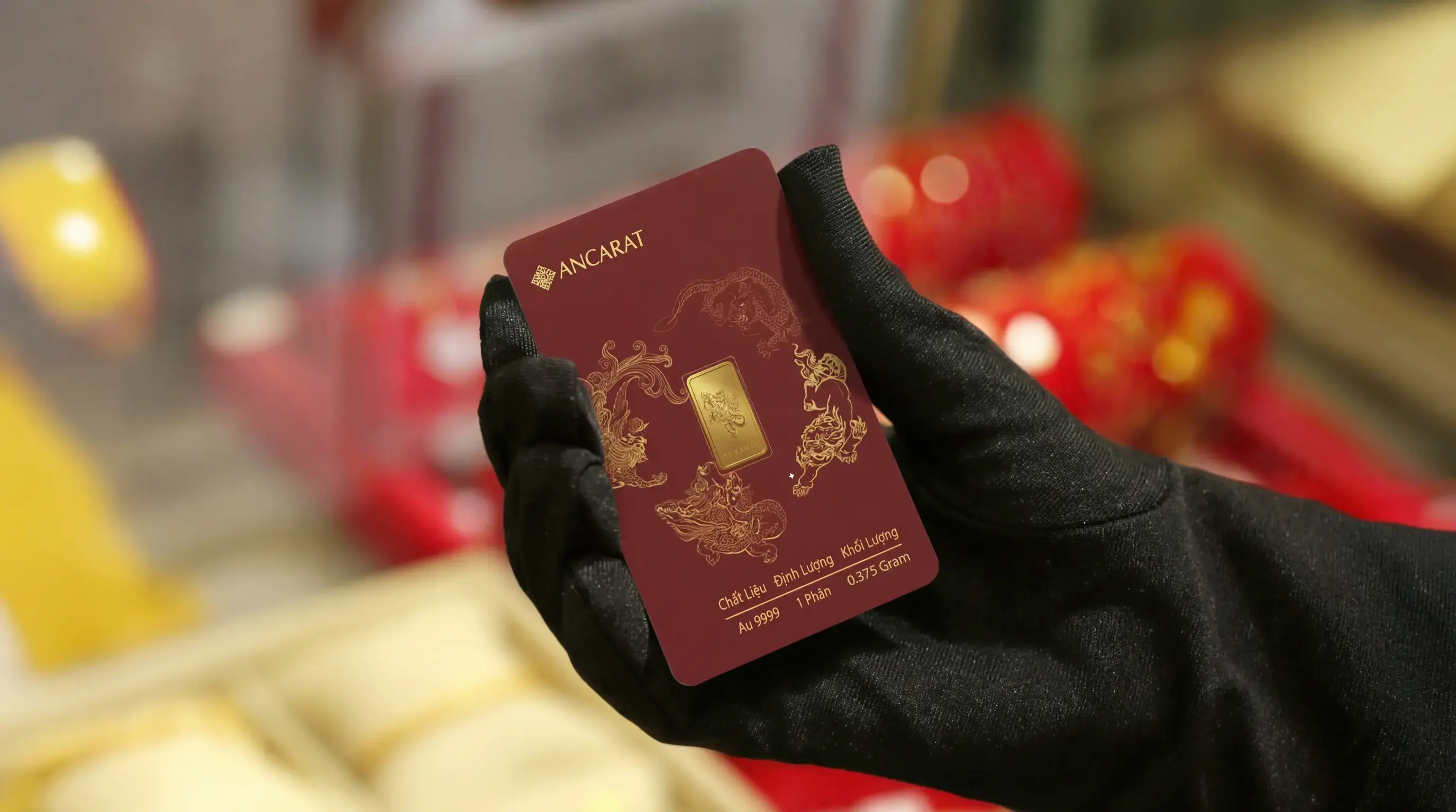 Giải đáp thắc mắc vàng 1 phân là 0,1 chỉ. Sản phẩm vàng Ancarat dạng thẻ ép vỉ sang trọng, giá "vừa túi tiền" chỉ hơn 1,7 triệu đồng.