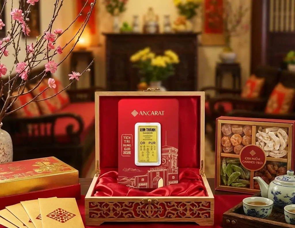 Vàng miếng Nam Kim Thành – Món quà thực tế, là "của để dành" tinh tế giúp Ba Mẹ luôn an tâm và chủ động về tài chính tuổi già. Vàng miếng Nam Kim Thành – Món quà thực tế, là "của để dành" tinh tế giúp Ba Mẹ luôn an tâm và chủ động về tài chính tuổi già.