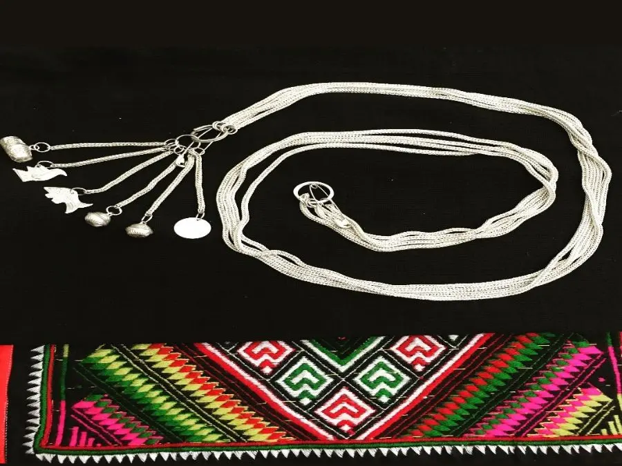 Trang sức dân tộc Thái