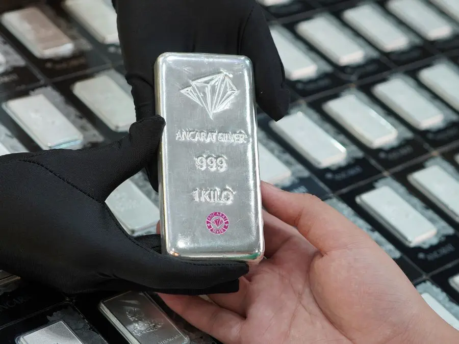 Tình hình giá bạc bứt phá